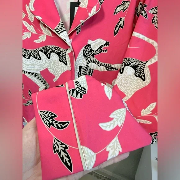 NWT - Noli Pink and White Cheetah Print Collared Button-Up Shirt - Size M - Picture 11 of 14